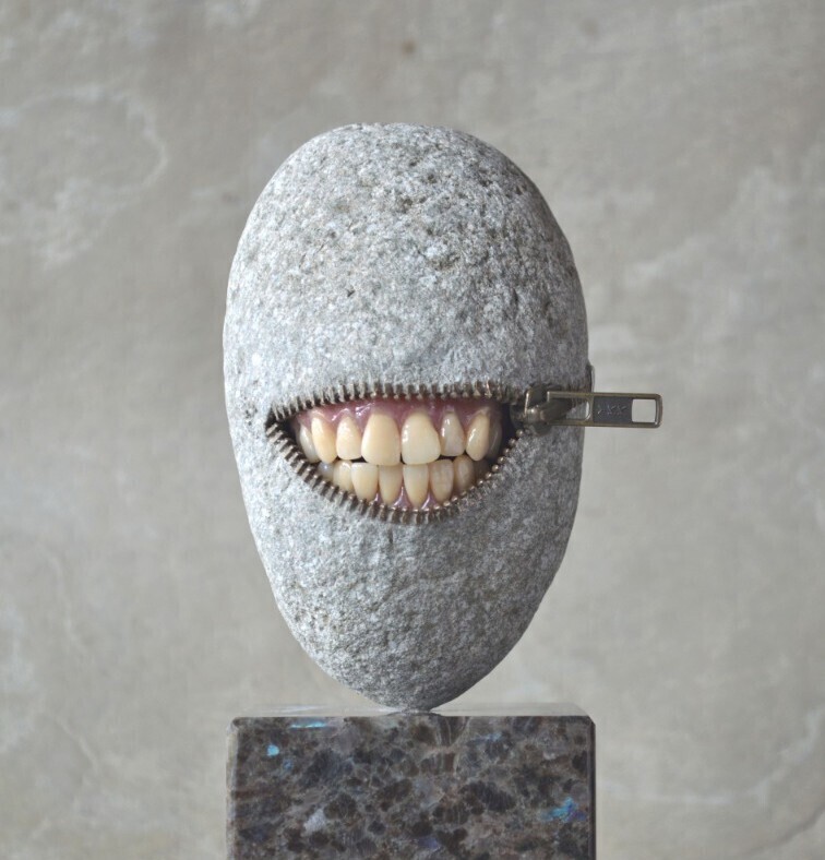 Laughing Stone 1 - Hirotoshi Ito